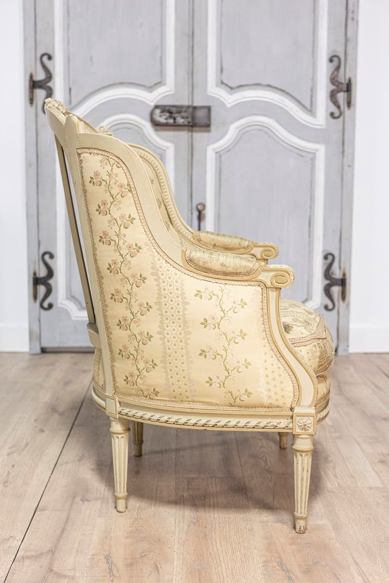 Pair of French Louis XVI Style 1900s Painted and Carved Bergères à Oreilles - JAA