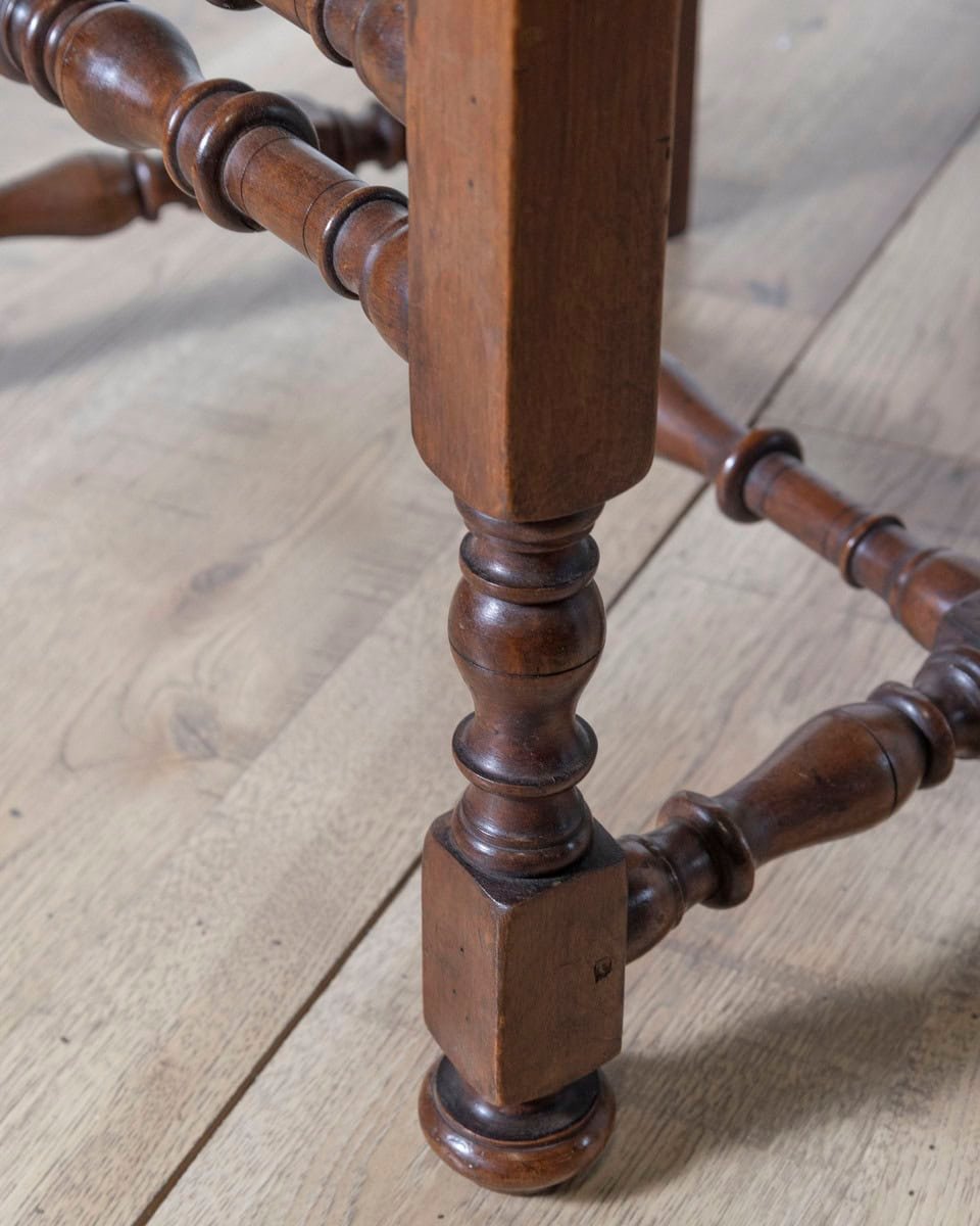 Walnut Armchair, Tuscany, 18th Century - JAA