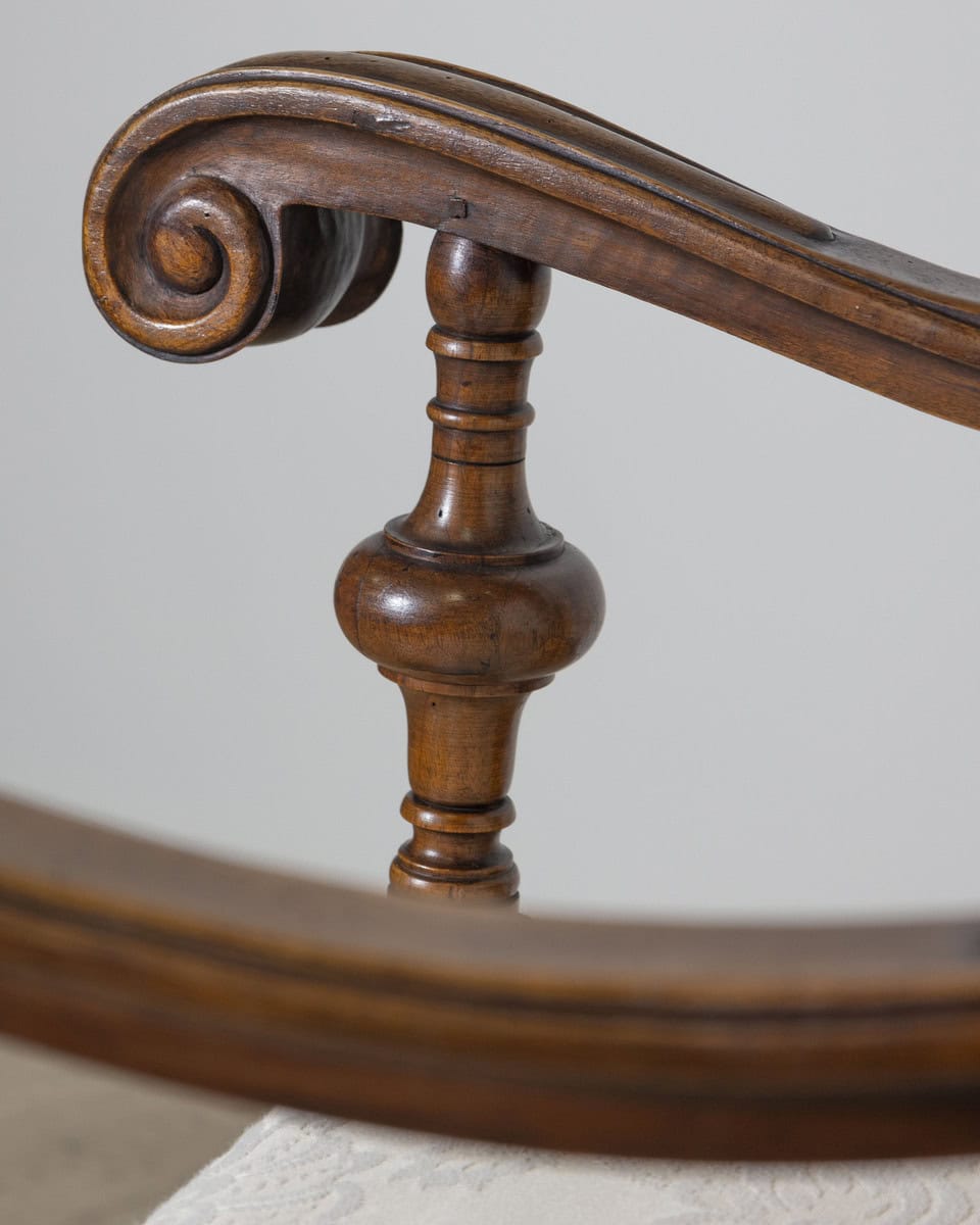Walnut Armchair, Tuscany, 18th Century - JAA