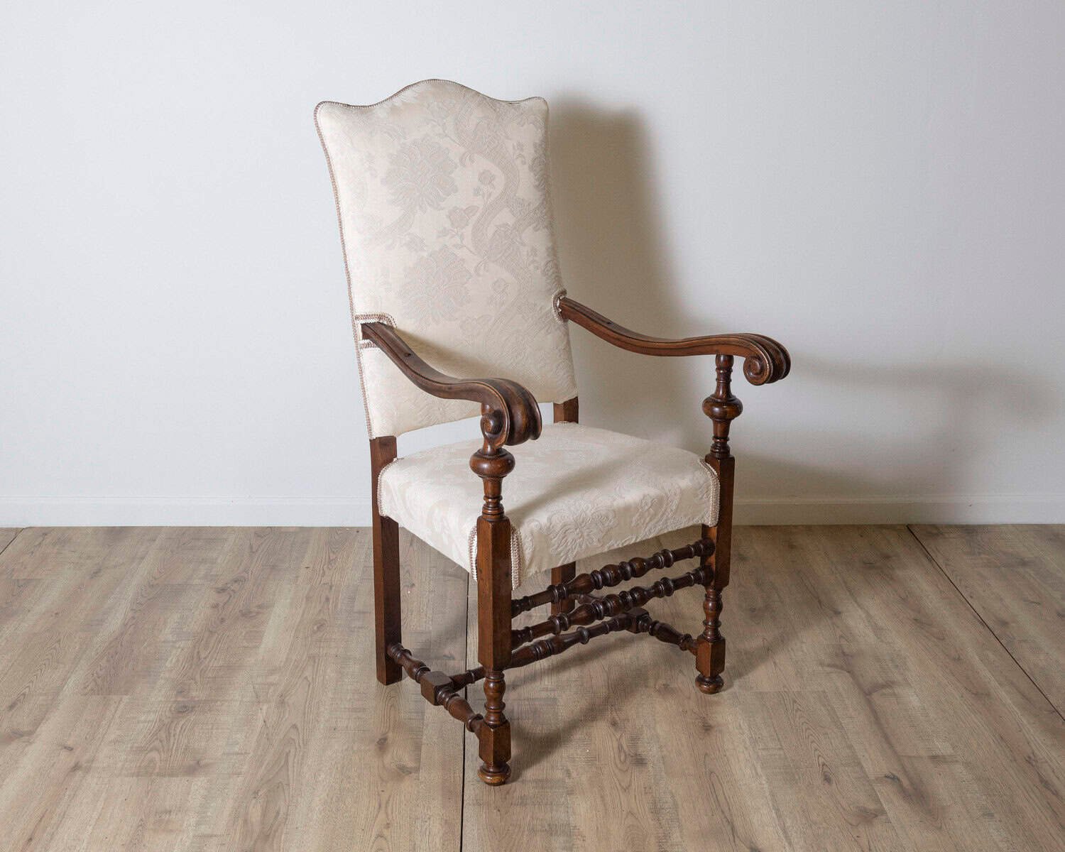 Walnut Armchair, Tuscany, 18th Century - JAA