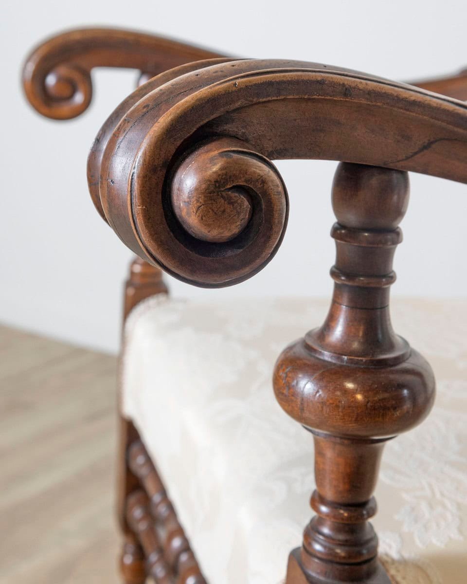 Walnut Armchair, Tuscany, 18th Century - JAA