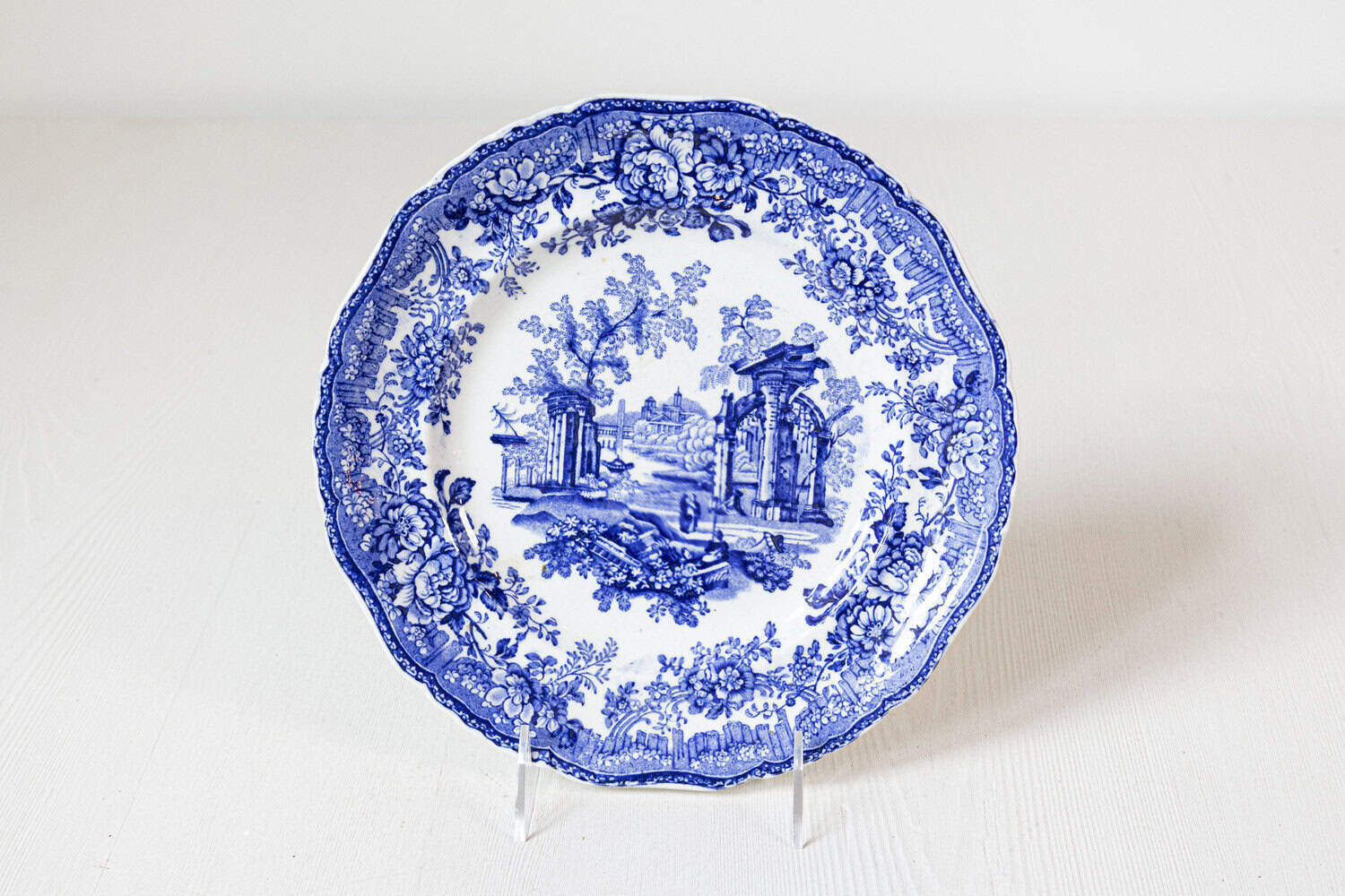 English 19th Century Transfer Blue and White Plates with Ruins and Floral Décor - JAA
