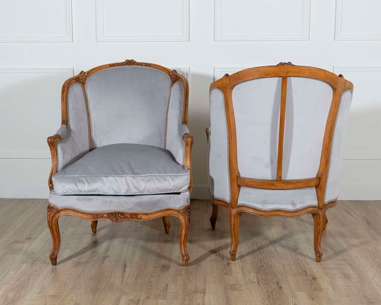Pair of Louis XV-Style Beech Gondola Armchairs in Gray Velvet, 20th Century - JAA