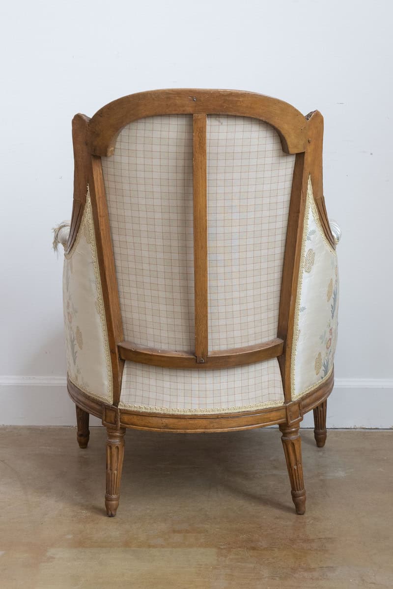 French Louis XVI Period Late 18th Century Walnut Bergère Chair with Curving Back - JAA