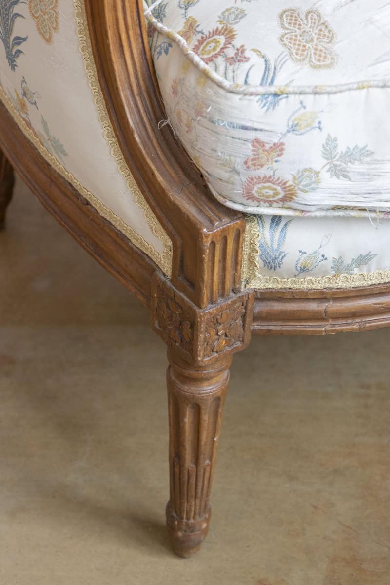 French Louis XVI Period Late 18th Century Walnut Bergère Chair with Curving Back - JAA