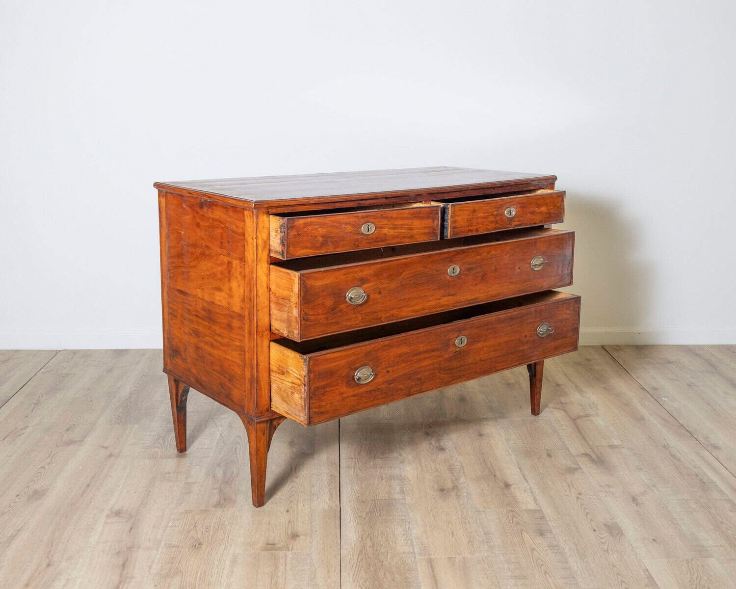 18th-century Italian cherrywood chest of drawers from Venice - JAA
