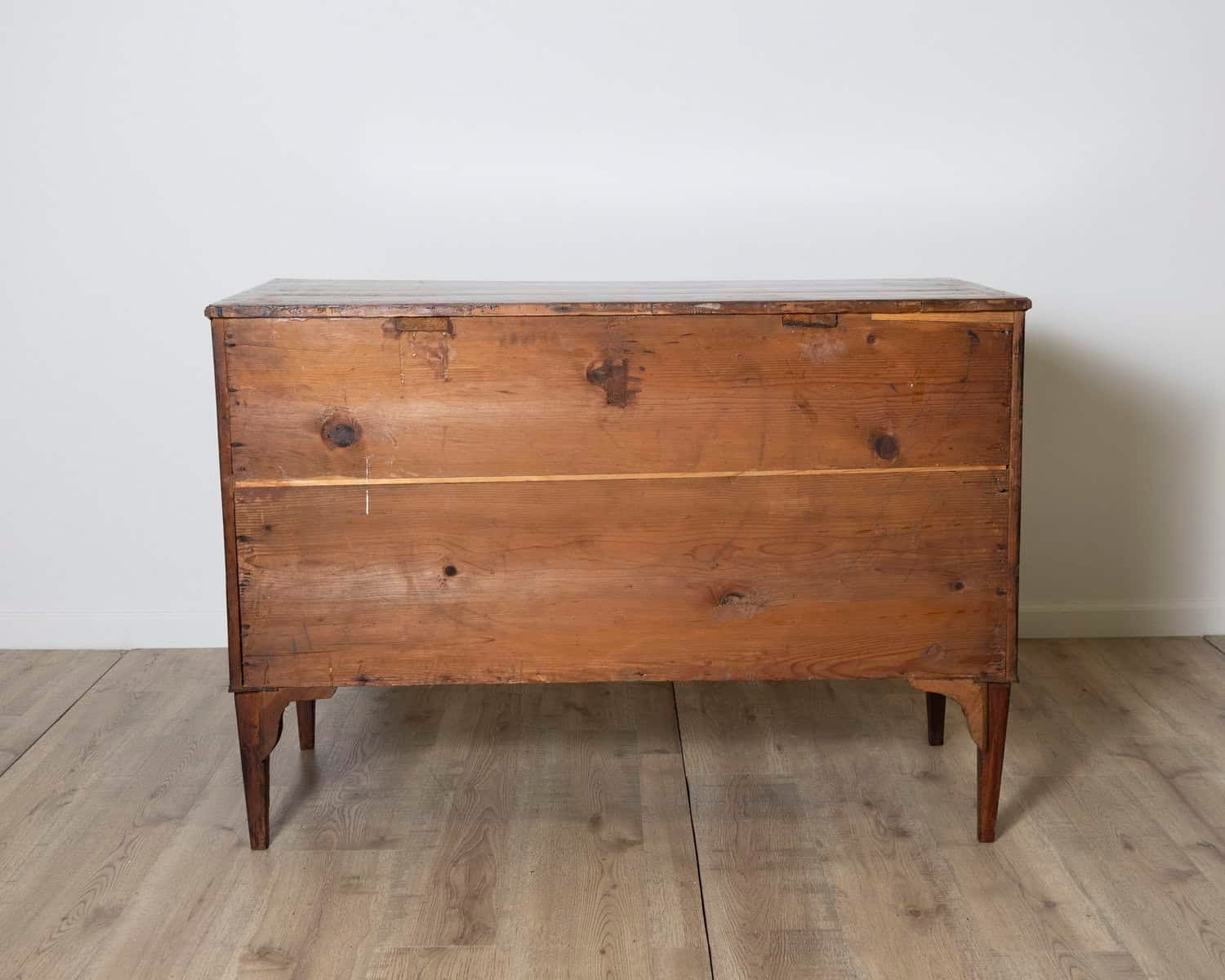 18th-century Italian cherrywood chest of drawers from Venice - JAA