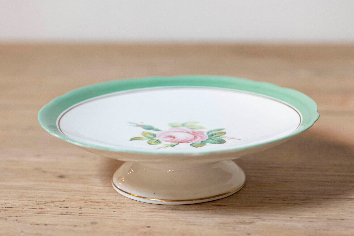 English Victorian 1880s Floral Compote with Pink Roses, Green and Gold Trim - JAA