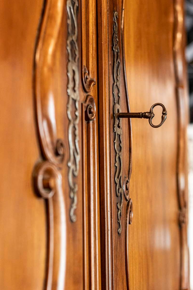 French Louis XV Period 1750s Cherry Buffet à Deux-Corps with C-Scroll Motifs - JAA