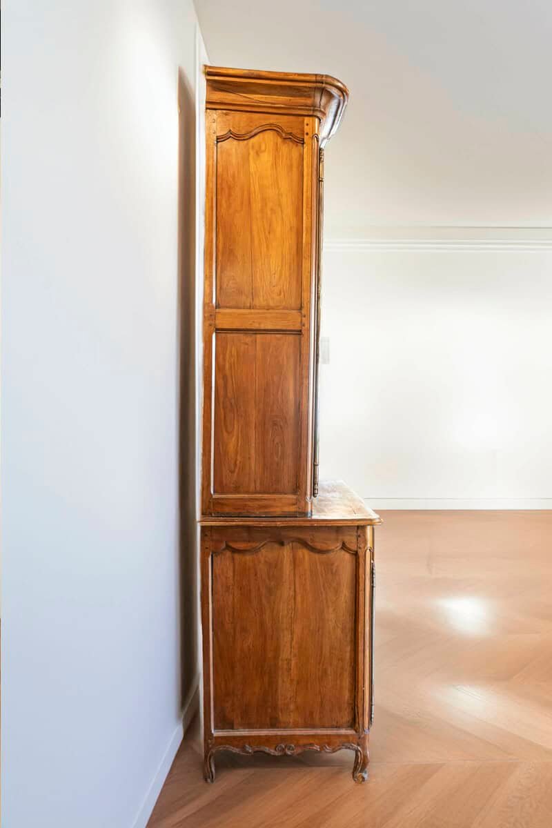 French Louis XV Period 1750s Cherry Buffet à Deux-Corps with C-Scroll Motifs - JAA