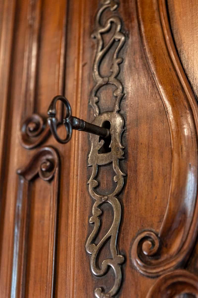 French Louis XV Period 1750s Cherry Buffet à Deux-Corps with C-Scroll Motifs - JAA