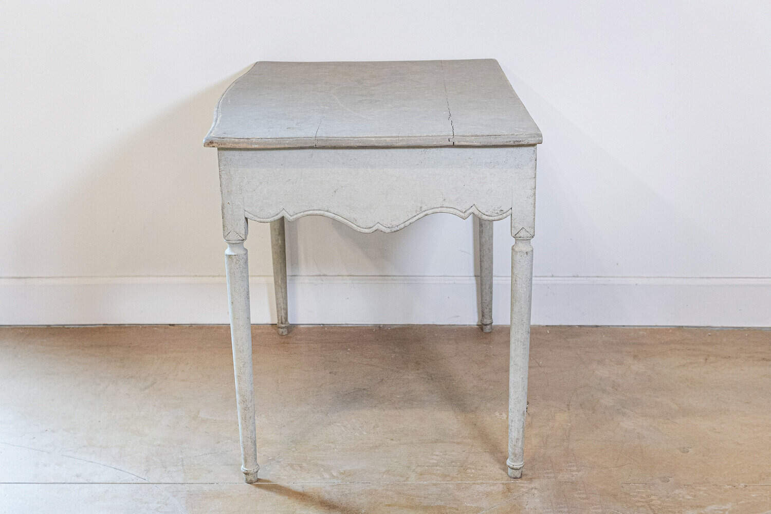Swedish 1810s Period Gustavian Painted Side Table with Drawer and Carved Apron - JAA