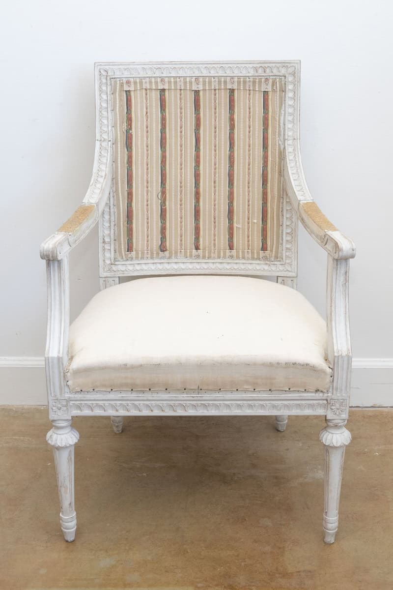 Swedish Gustavian Style 1900 Painted Wood Armchairs with Carved Aprons - JAA