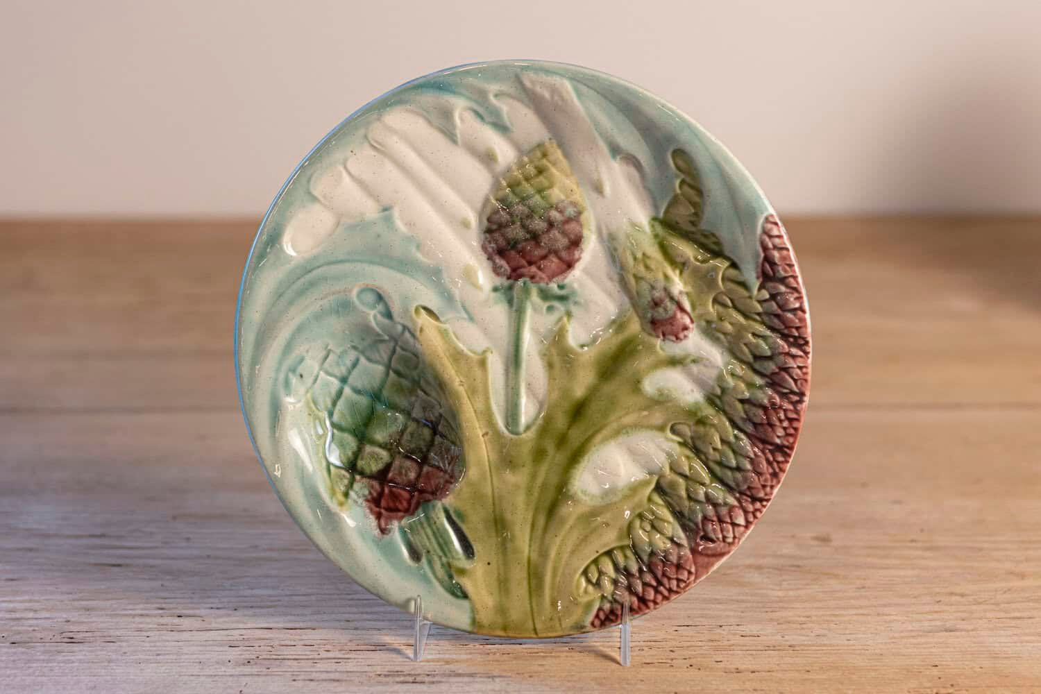 Pair of French 1880s Lunéville Majolica Asparagus and Artichoke Dinner Plates - JAA