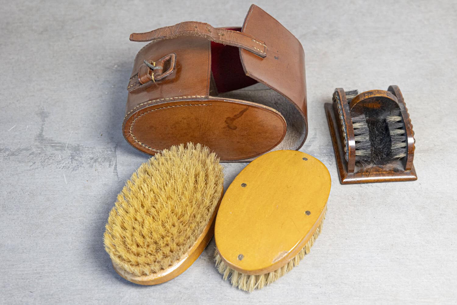 English 19th Century Victorian Shoe Care Set with Original Leather Case - JAA