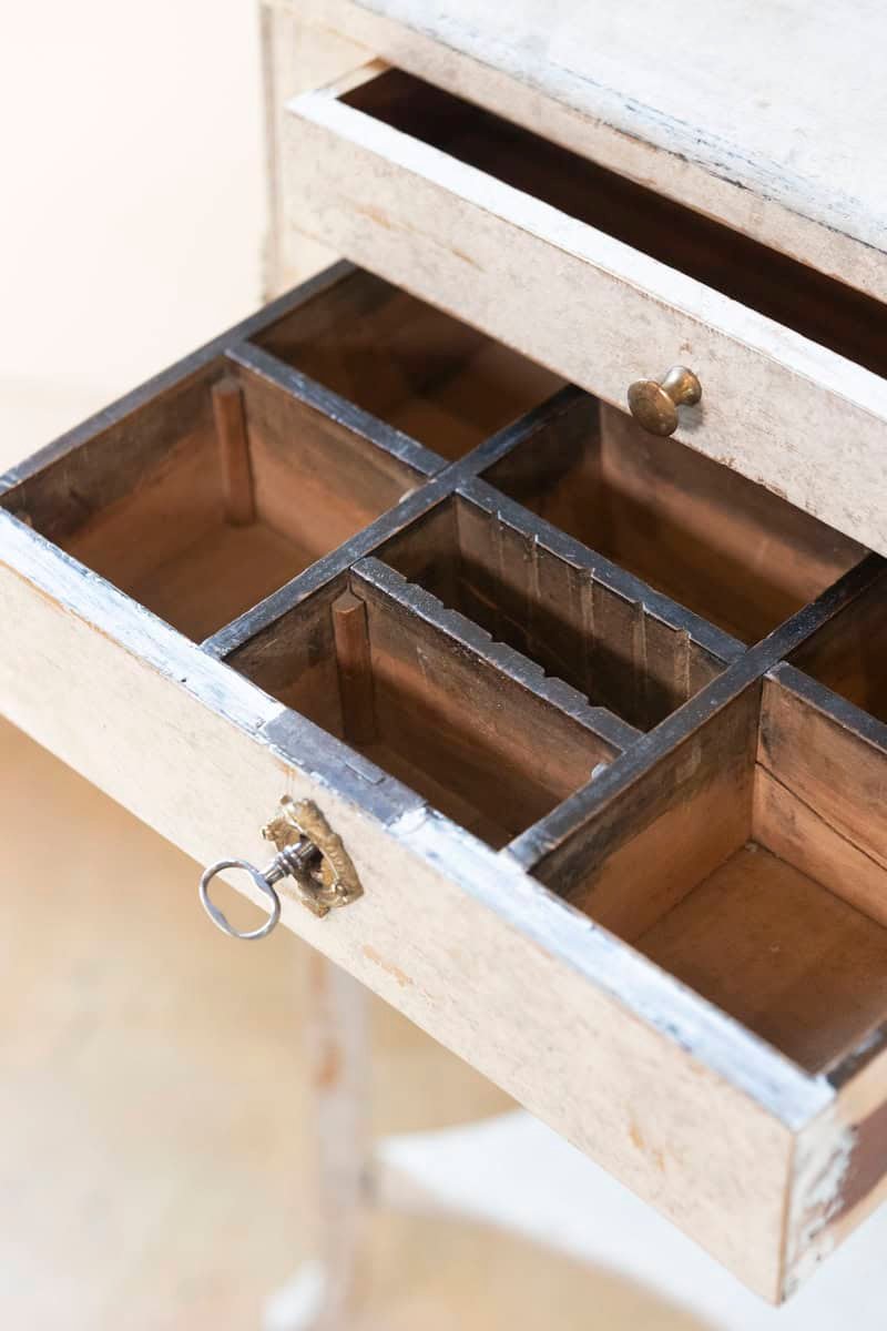 Swedish 1900s Gustavian Style Painted Console Table with Two Drawers and Shelves - JAA