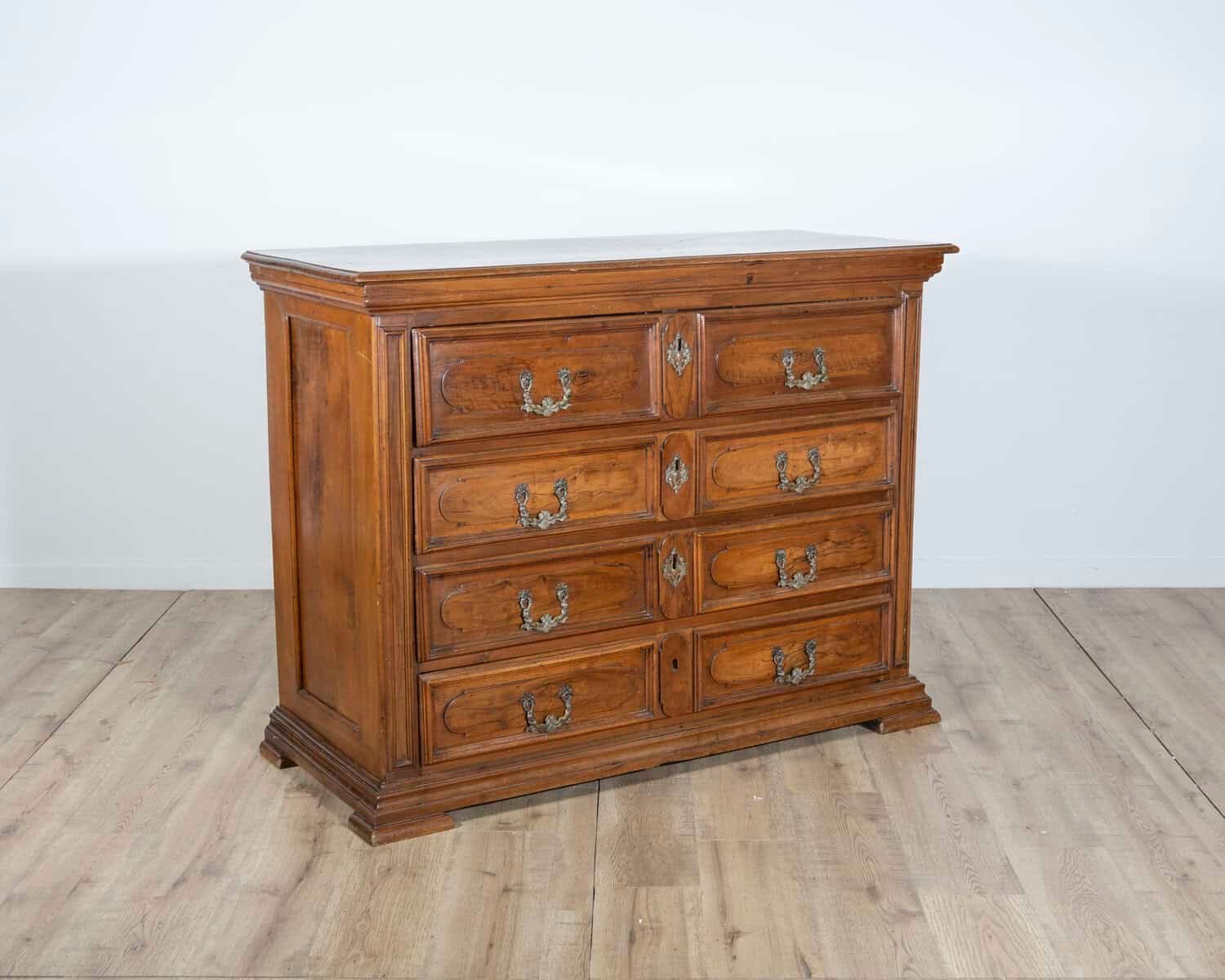 Walnut Chest Of Drawers, Lombardy, Early 18th Century - JAA