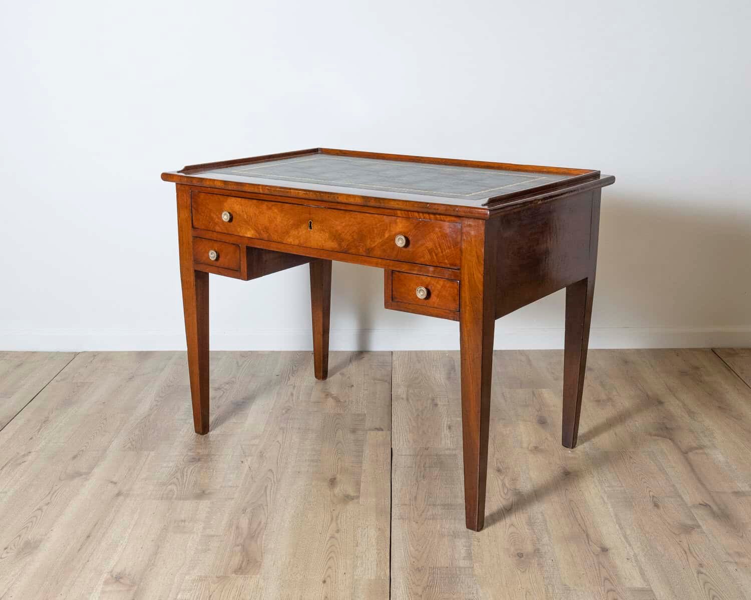 Antique Directoire Table Writing Desk In Walnut - Italy 19th - JAA