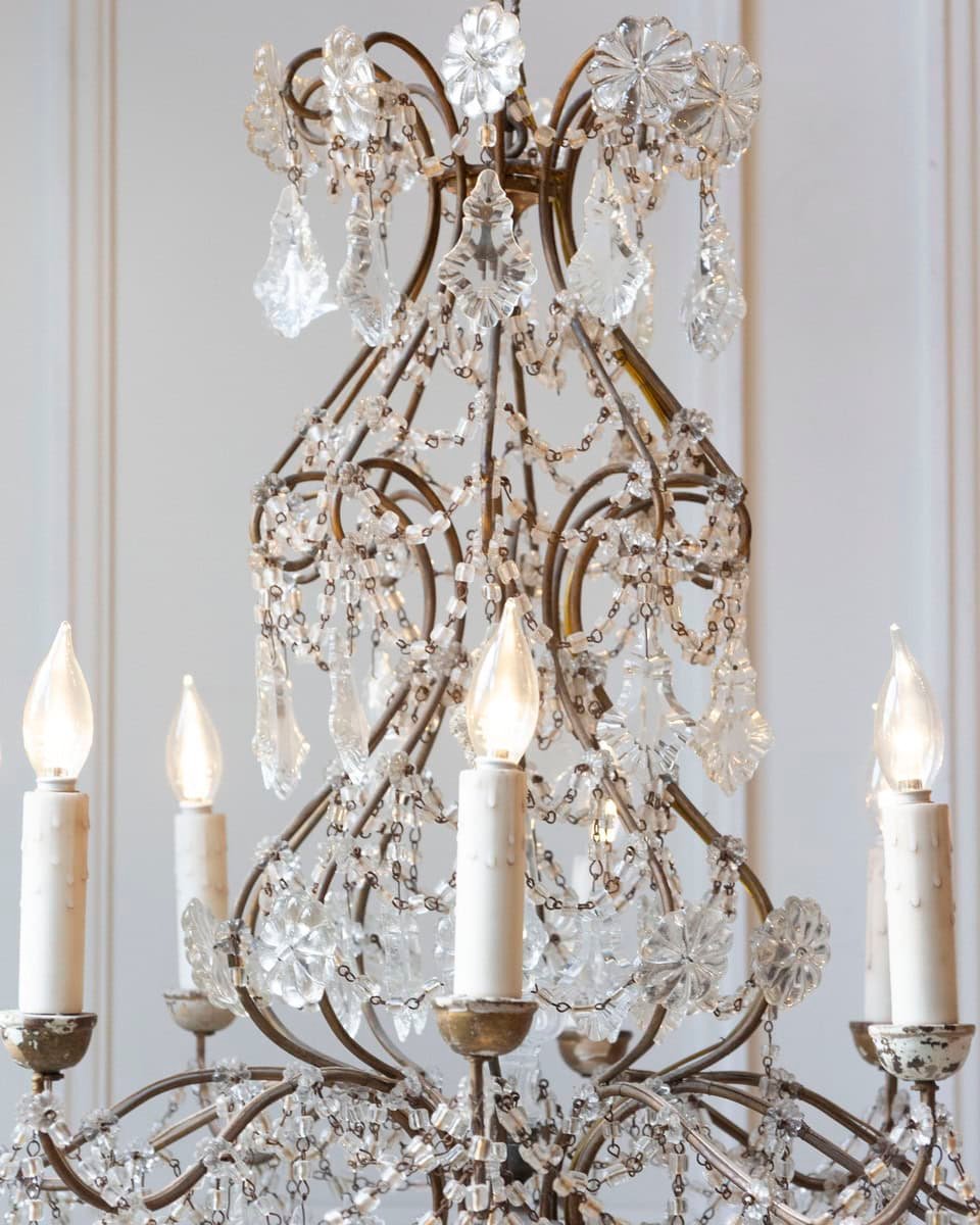 Italian 1850s Rococo Style 10-Light Crystal Chandelier with Gilt Metal Armature - JAA