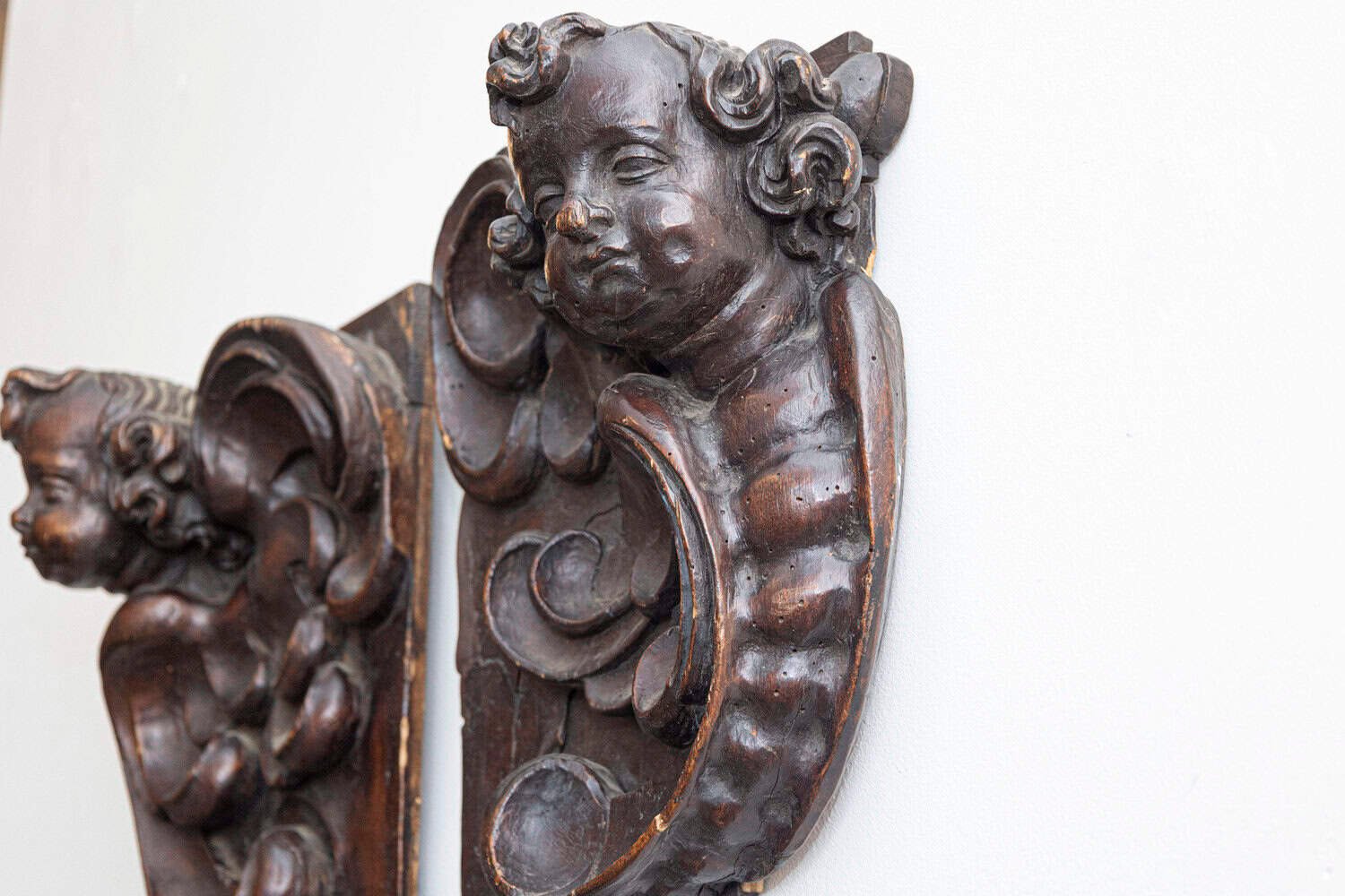 Pair of French Louis XIV Period 1690s Carved Cherub Appliques from Strasbourg - JAA