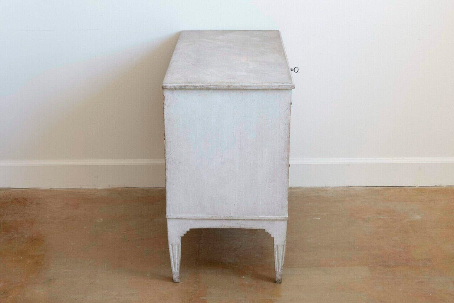Swedish Gustavian Style 19th Century Painted Wood Chest with Reeded Accents - JAA