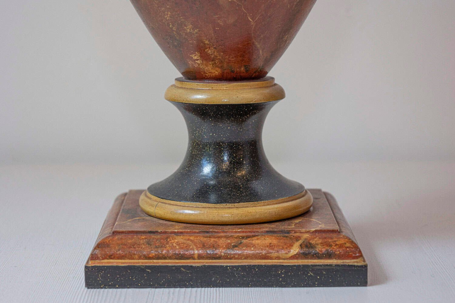 20th Century French Marble Urn Table Lamp with Gold Accents - JAA