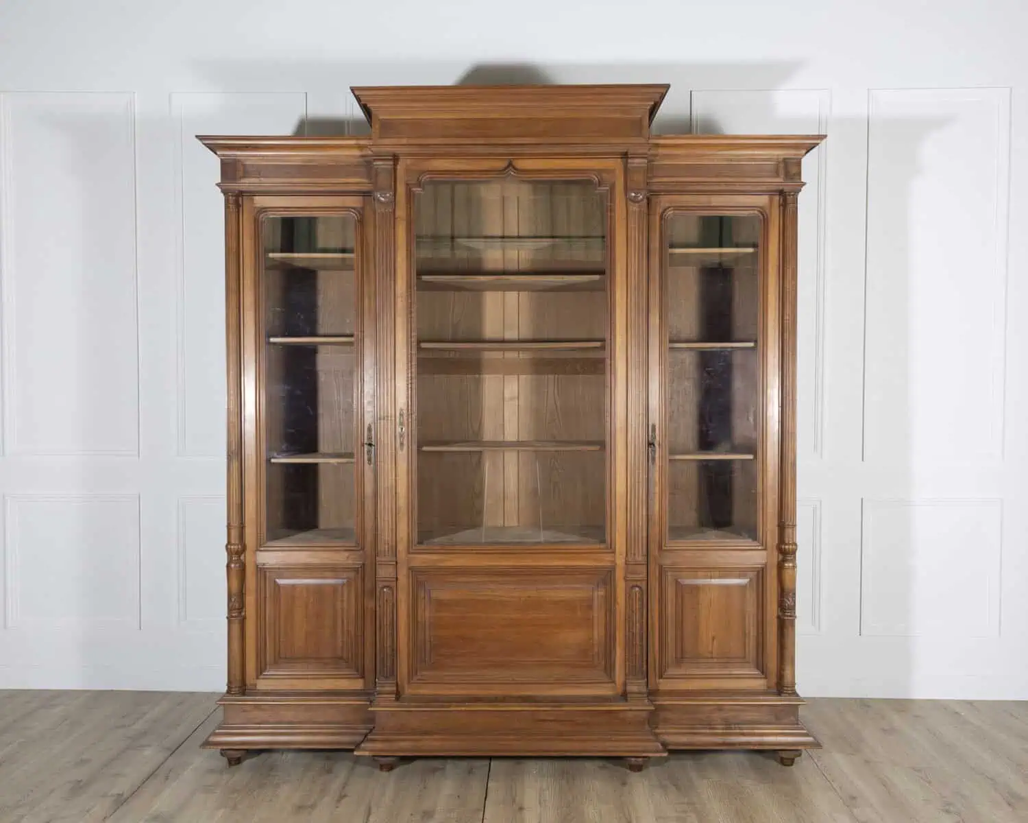 Solid walnut bookcase from the end of the 19th century - JAA