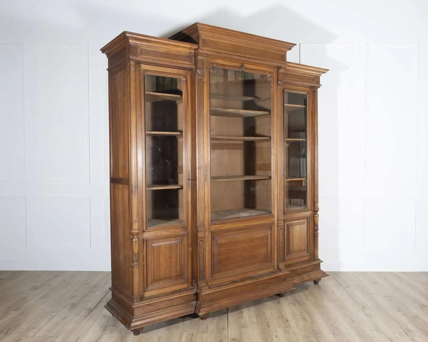 Solid walnut bookcase from the end of the 19th century - JAA