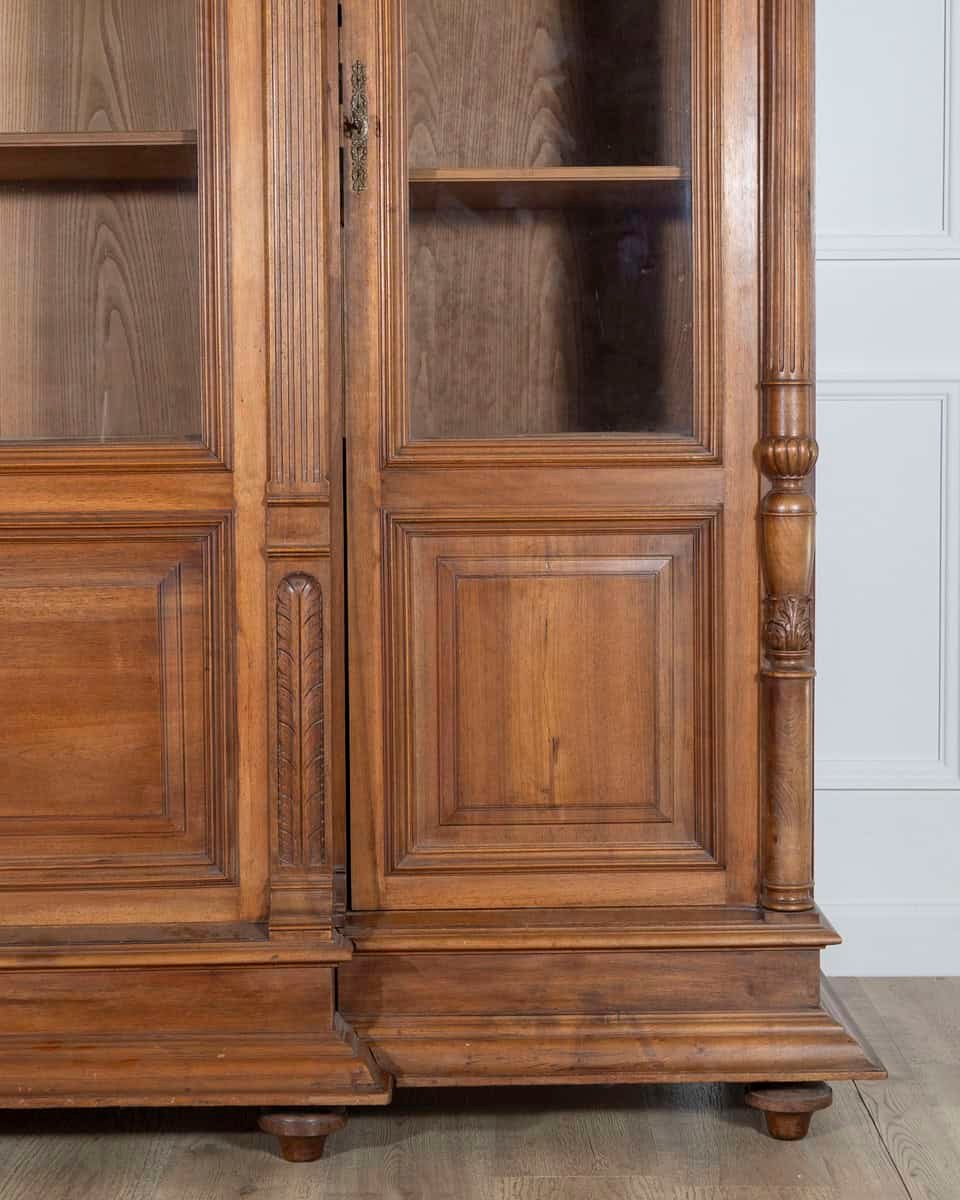 Solid walnut bookcase from the end of the 19th century - JAA