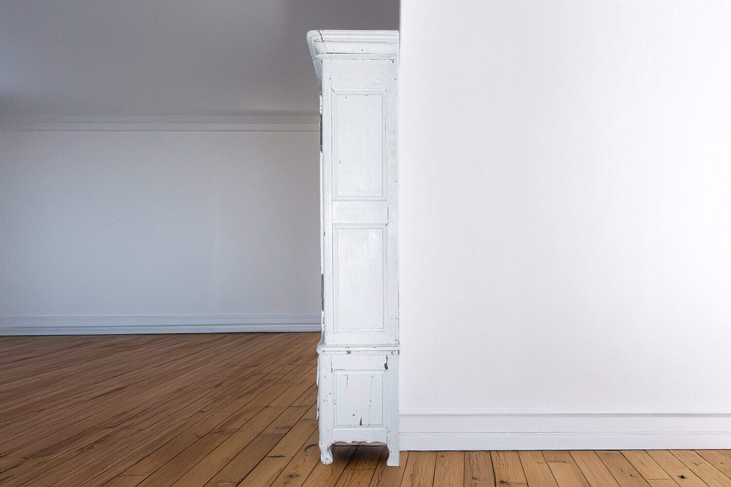 Southwestern French 1760s Louis XV Buffet à Deux-Corps with Chicken Wire Doors - JAA