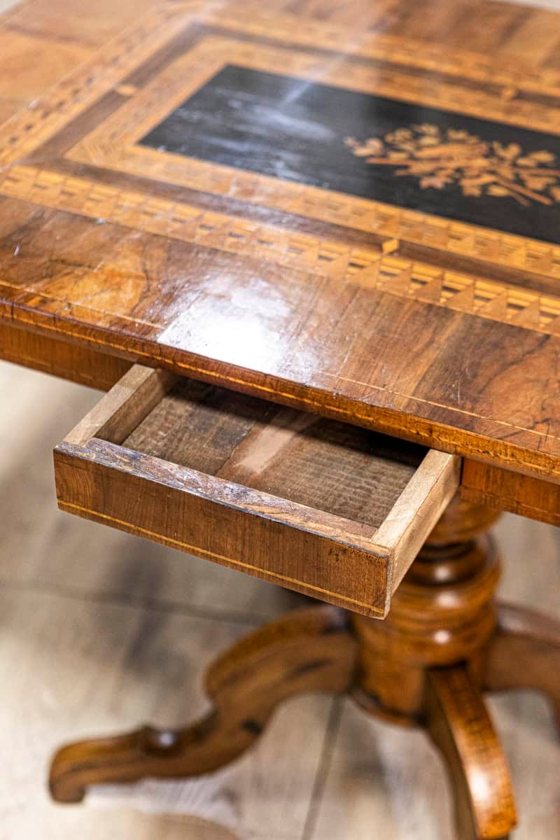 Italian 19th Century Walnut and Mahogany Center Table with Floral Marquetry - JAA