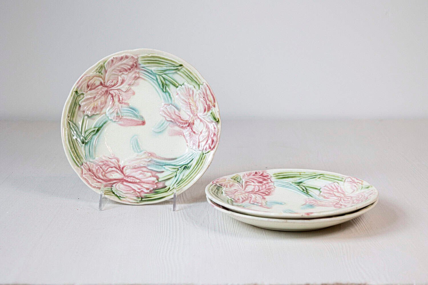 Set of Two French Majolica Dessert Plates with Pink Carnations, circa 1900 - JAA