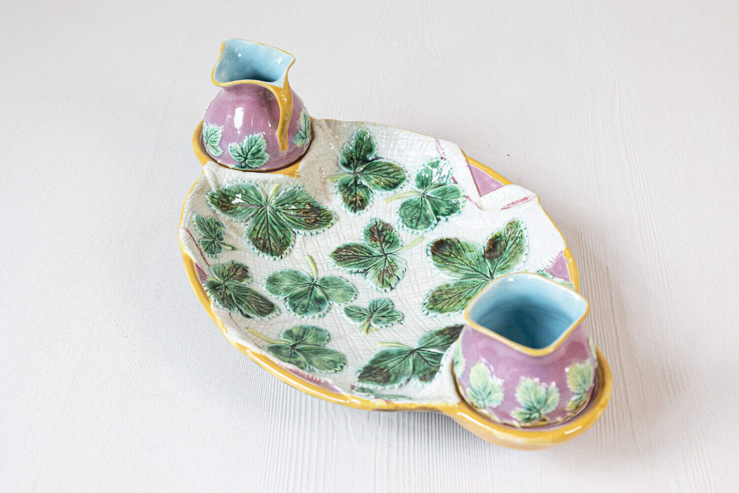 English 19th Century Majolica Serving Tray with Two Pitchers by George Jones - JAA