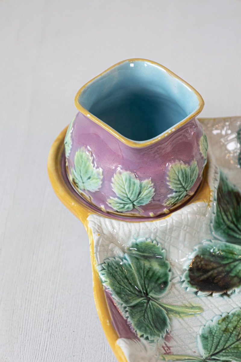 English 19th Century Majolica Serving Tray with Two Pitchers by George Jones - JAA
