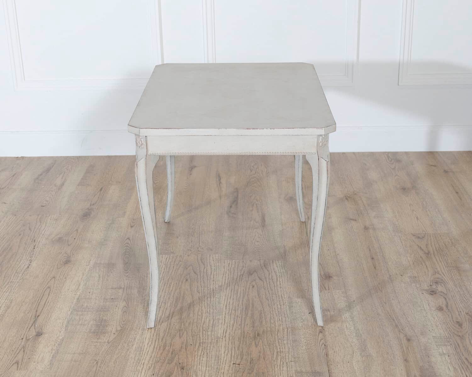 Early 20th Century Swedish Coffee Table with Graceful Cabriole Legs - JAA