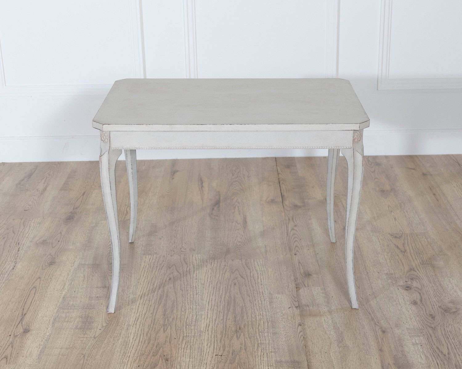 Early 20th Century Swedish Coffee Table with Graceful Cabriole Legs - JAA