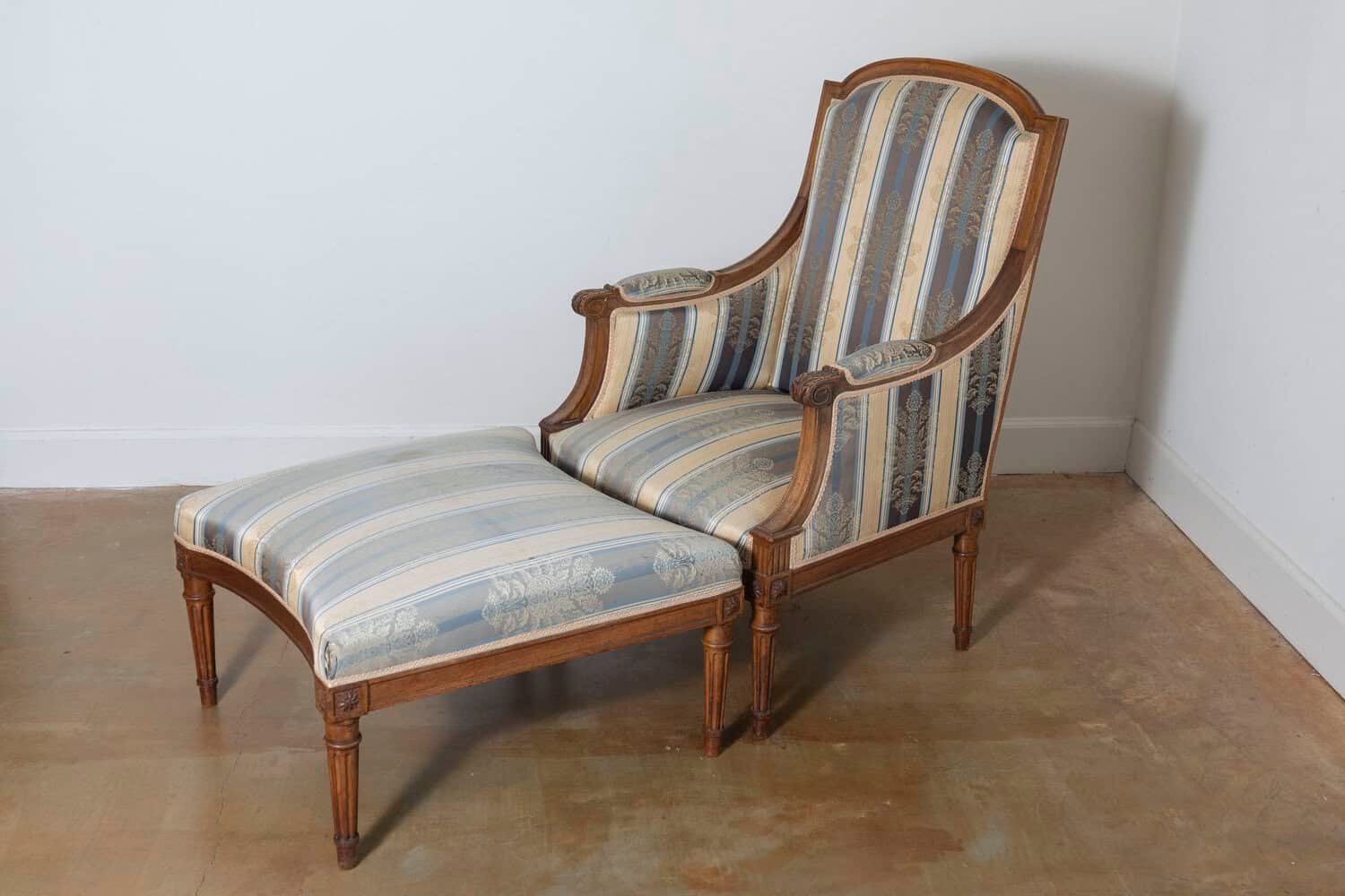 19th Century French Duchesse Brisse - JAA