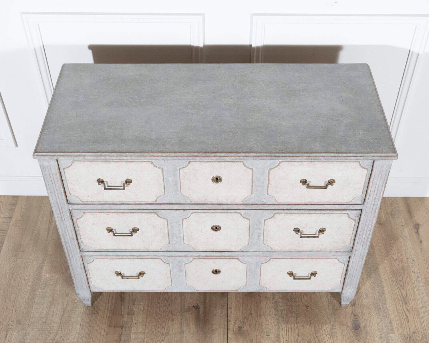 Swedish Gustavian Style Chest of Drawers in Two Shades of Grey, Circa 1880 - JAA