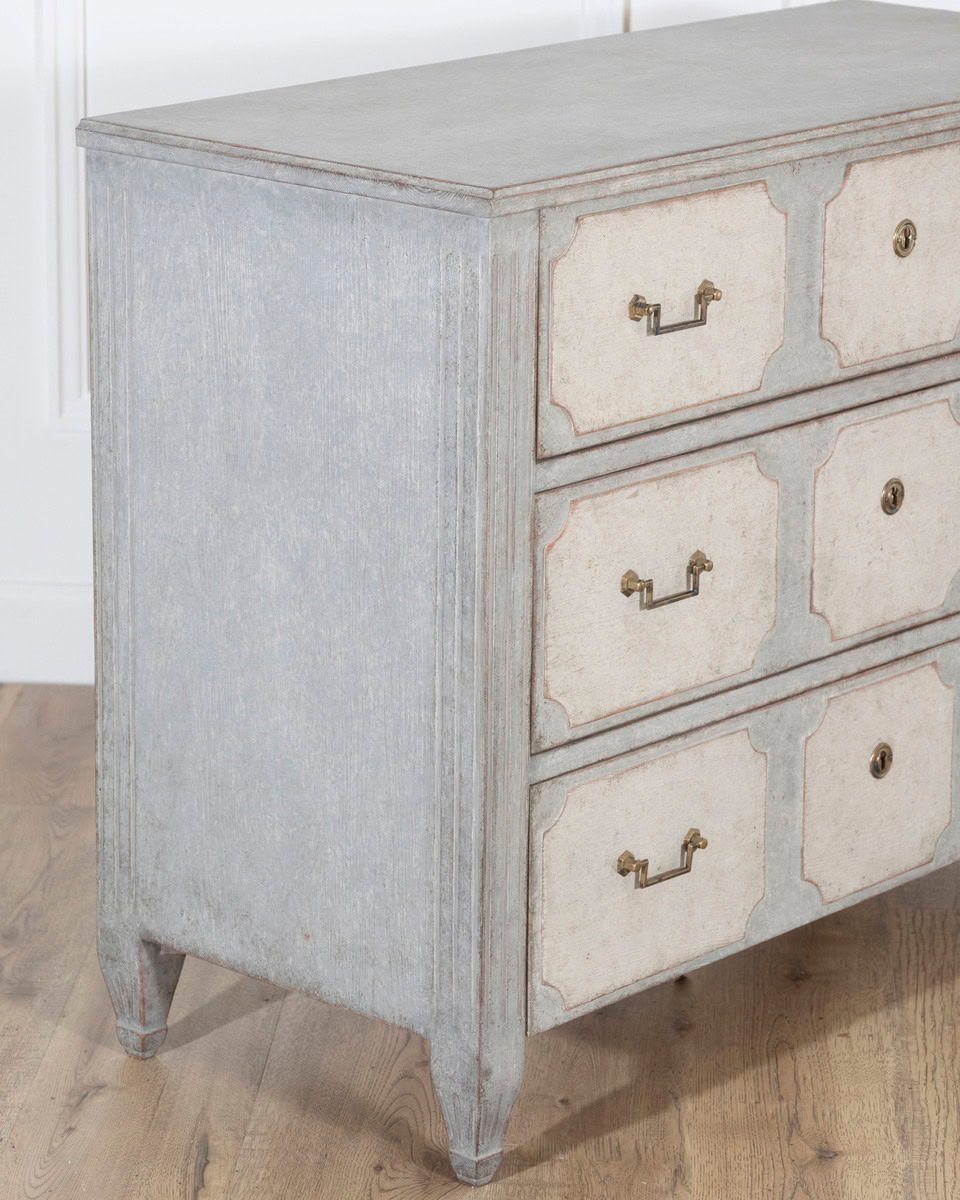 Swedish Gustavian Style Chest of Drawers in Two Shades of Grey, Circa 1880 - JAA