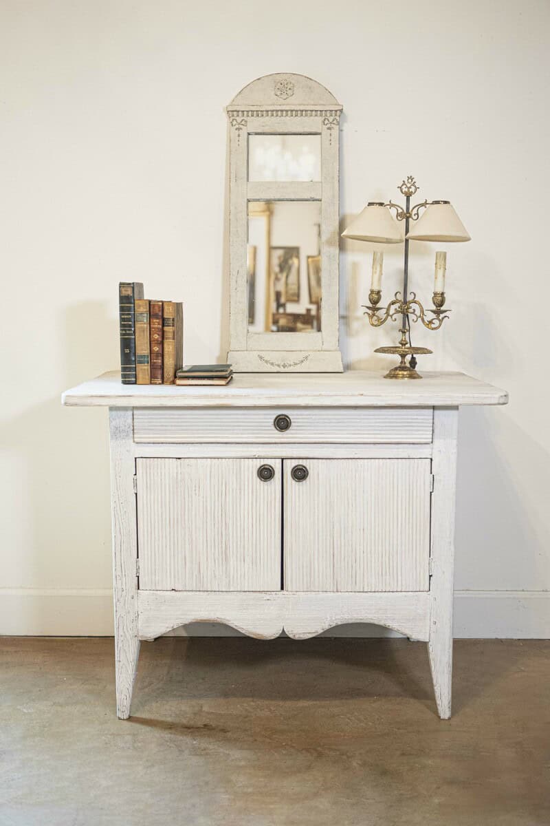 Swedish Gustavian Style 19th Century Painted Sideboard with Reeded Motifs - JAA