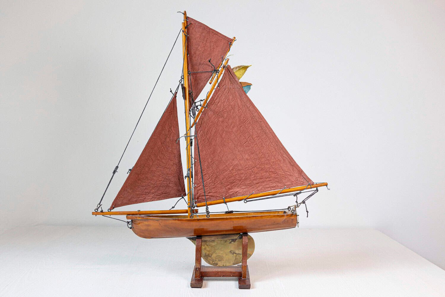 English 1920s George V Period Gaff Cutter Pond Yacht with Red Sails - JAA