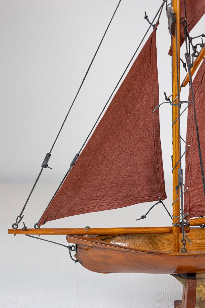 English 1920s George V Period Gaff Cutter Pond Yacht with Red Sails - JAA