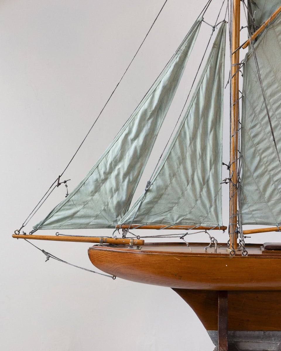 Large English Gaff-Rigged Pond Yacht, Early 20th Century - JAA