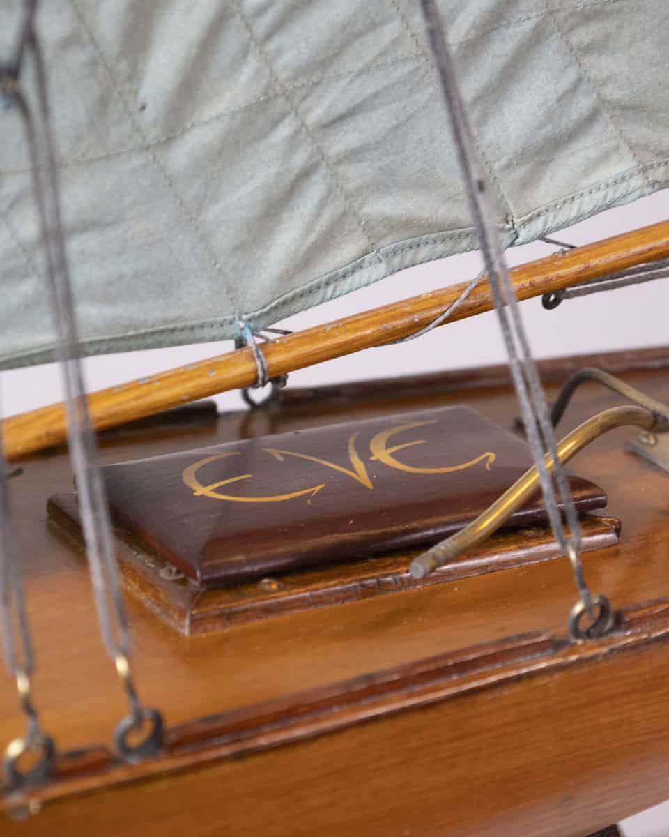 Large English Gaff-Rigged Pond Yacht, Early 20th Century - JAA