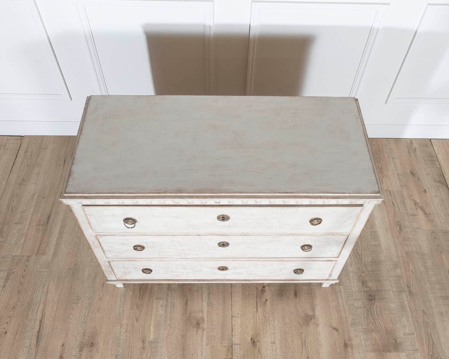 Swedish Chest of Drawers with Dentil Carving, Mid-19th Century - JAA