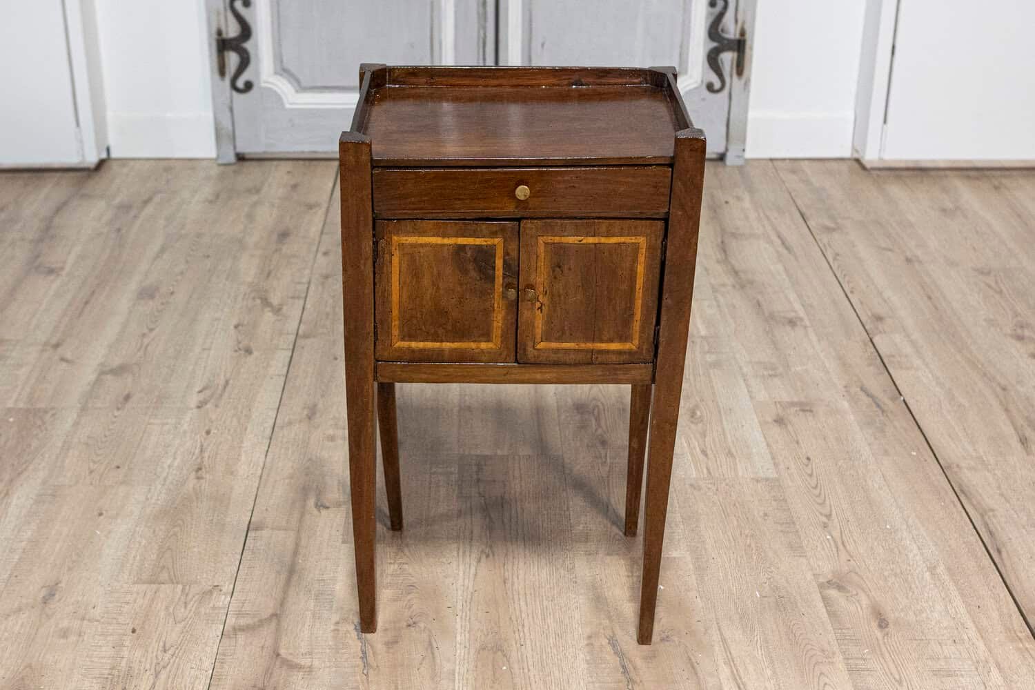 Italian 19th Century Walnut Nightstand Table with Ash Inlaid Banding - JAA