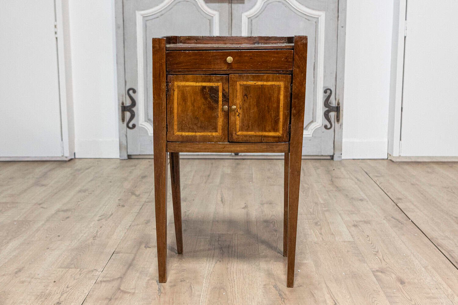 Italian 19th Century Walnut Nightstand Table with Ash Inlaid Banding - JAA