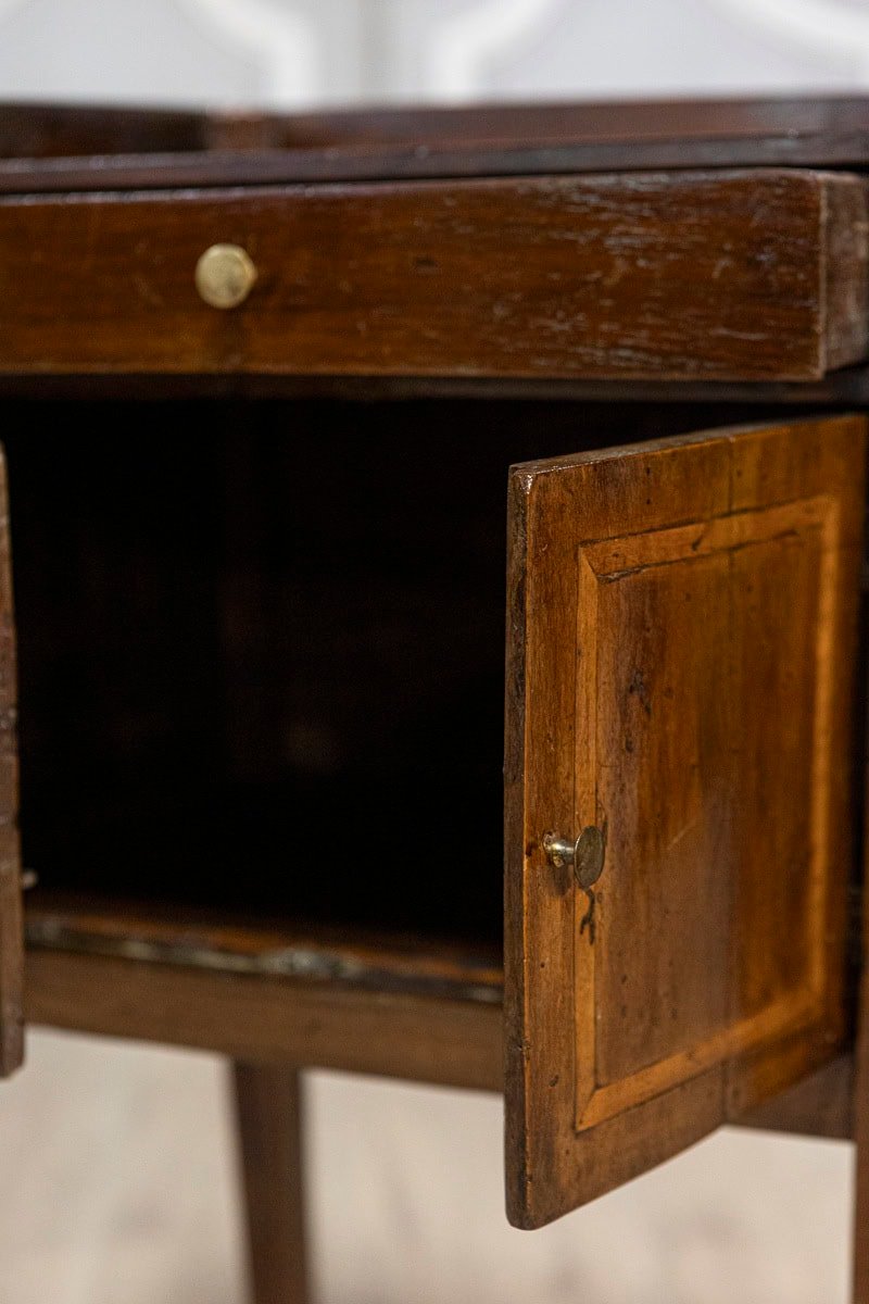 Italian 19th Century Walnut Nightstand Table with Ash Inlaid Banding - JAA