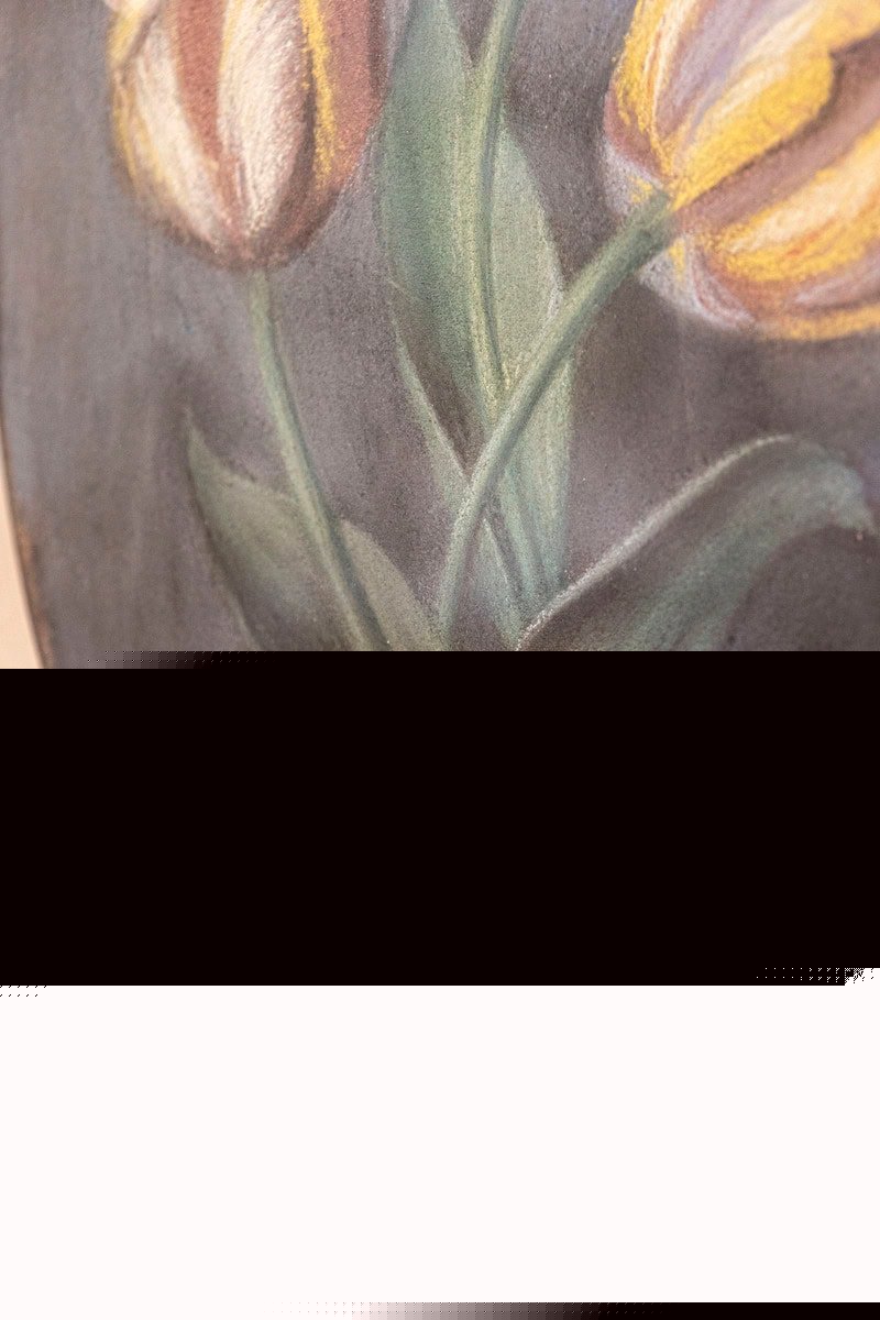 French 19th Century Pastel Still-Life Painting Depicting a Bouquet of Tulips - JAA