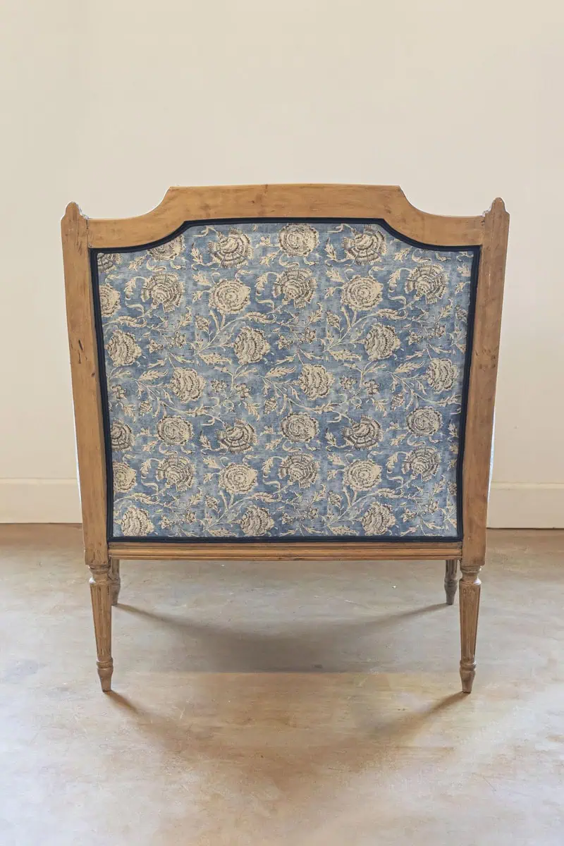 French Louis XVI Style 19th Century Bleached Walnut Marquise Bergère Chair - JAA